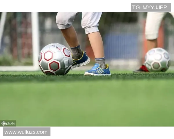 陈秀英独家分享足球心得与技巧助你提升球技的秘诀与经验